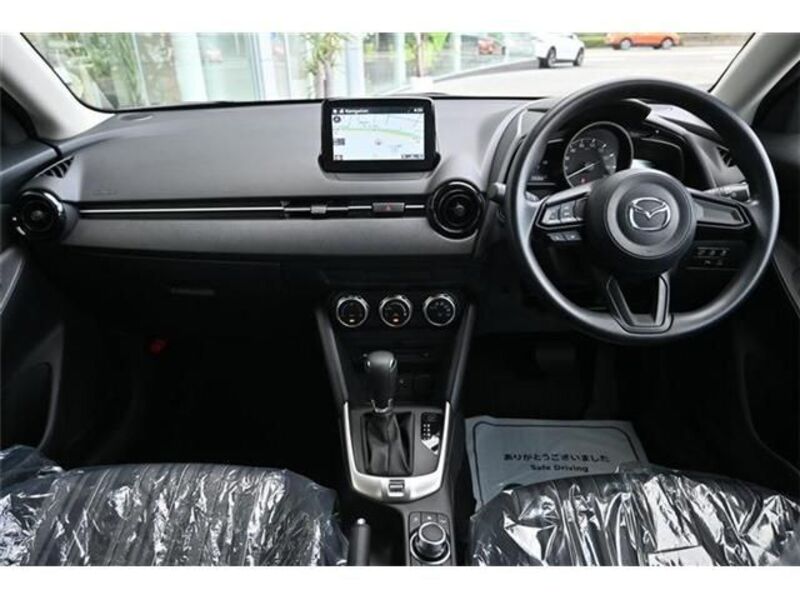 MAZDA2