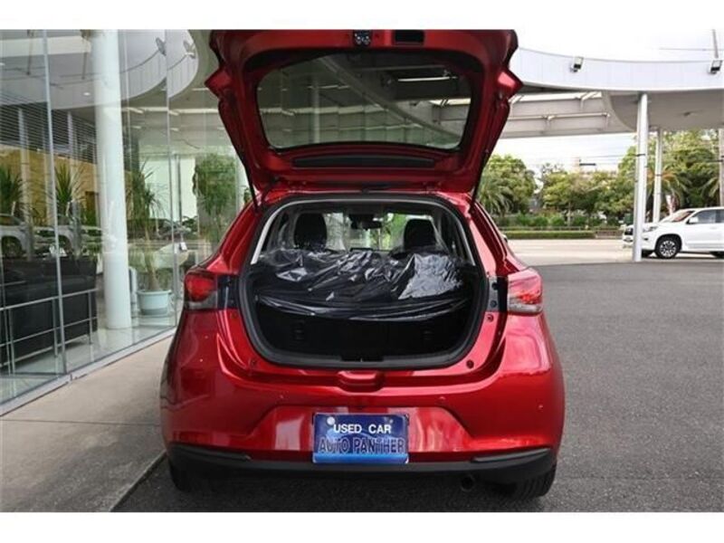 MAZDA2