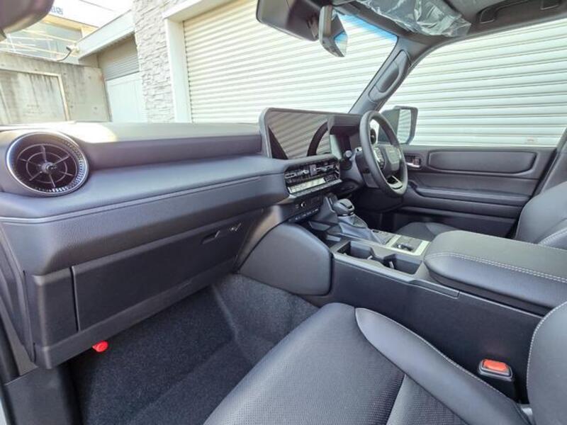 LAND CRUISER 250