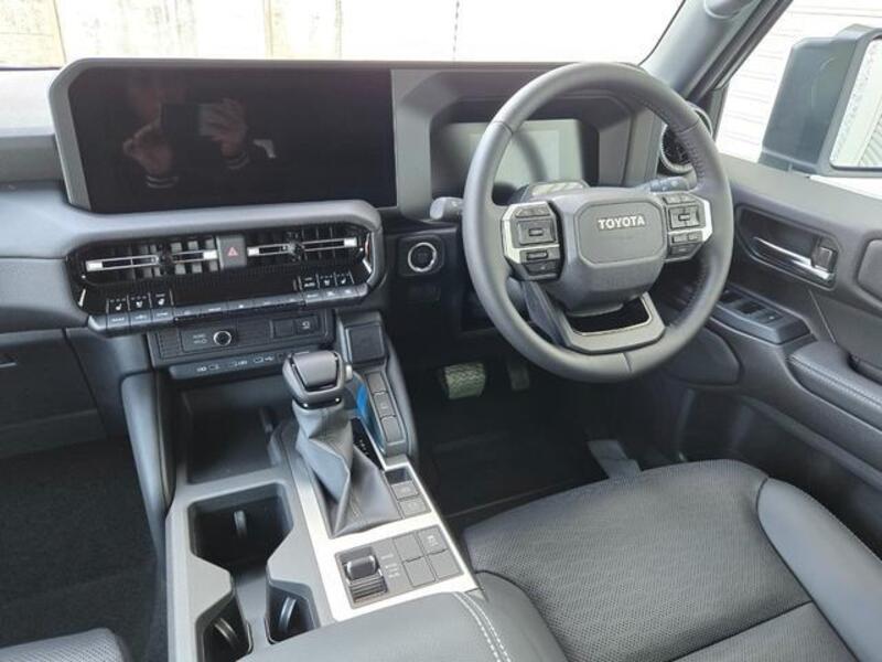 LAND CRUISER 250