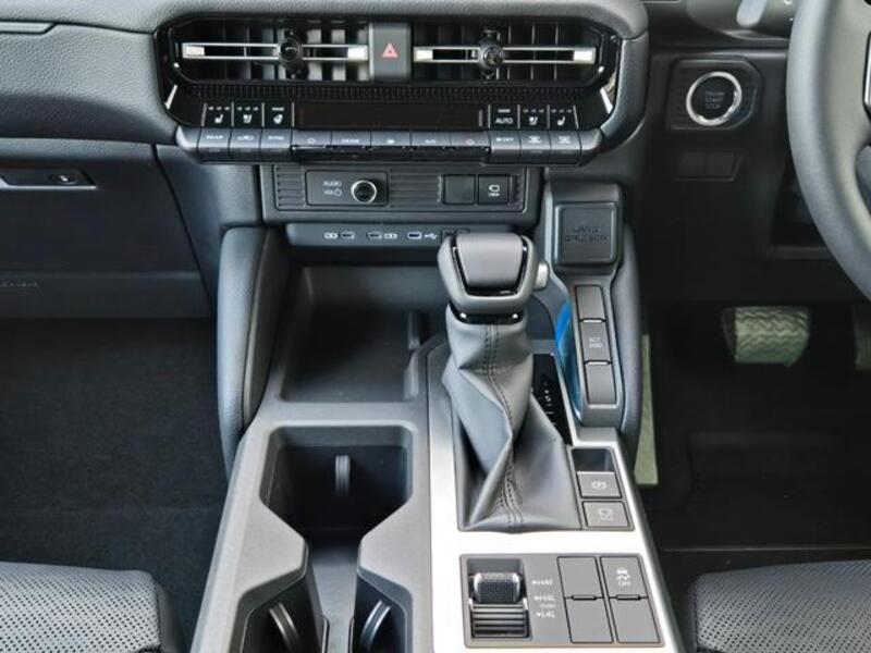 LAND CRUISER 250