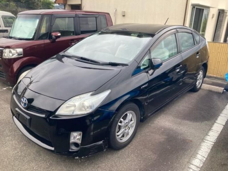 TOYOTA PRIUS