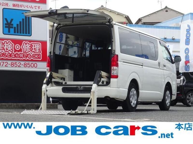 TOYOTA HIACE VAN