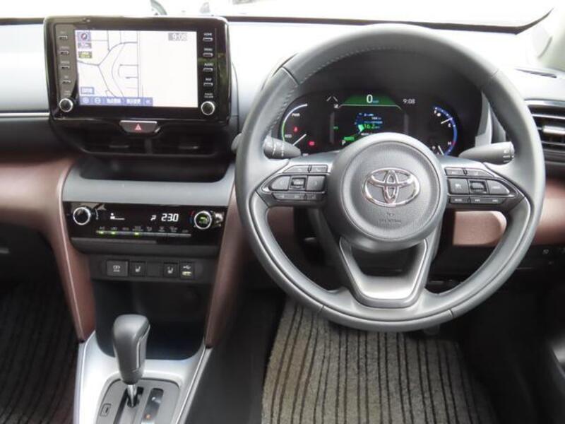 YARIS CROSS