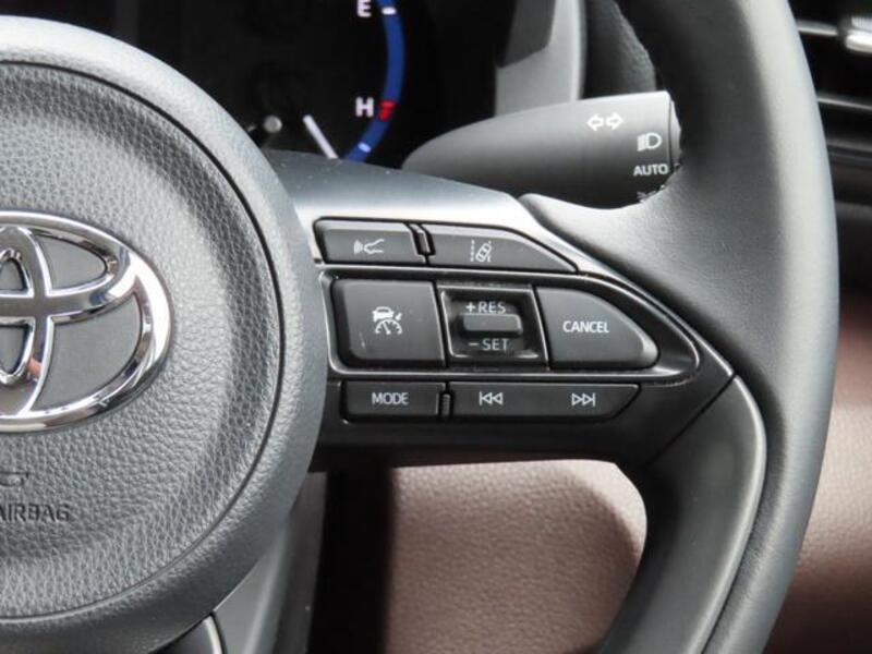 YARIS CROSS