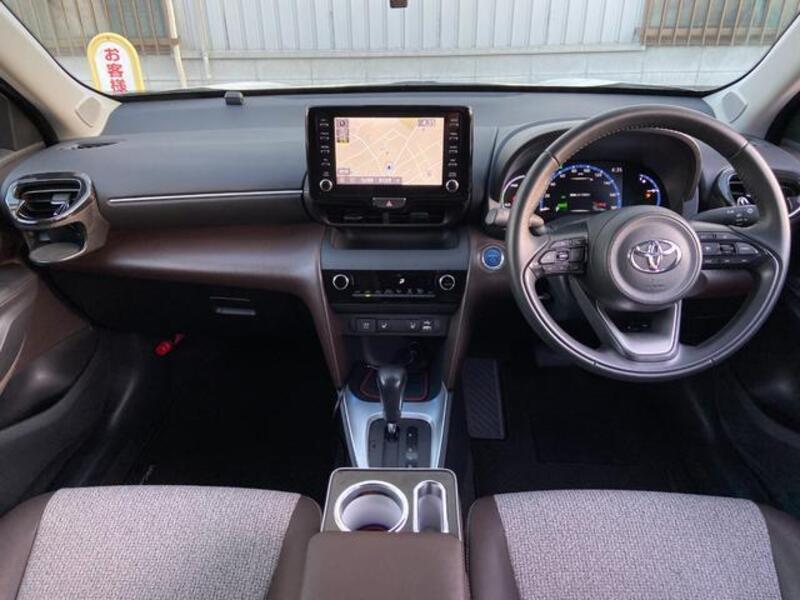 YARIS CROSS