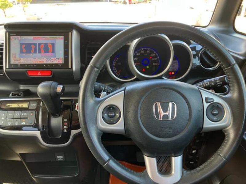 N BOX CUSTOM