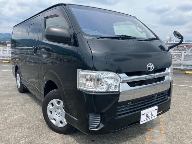 TOYOTA HIACE VAN