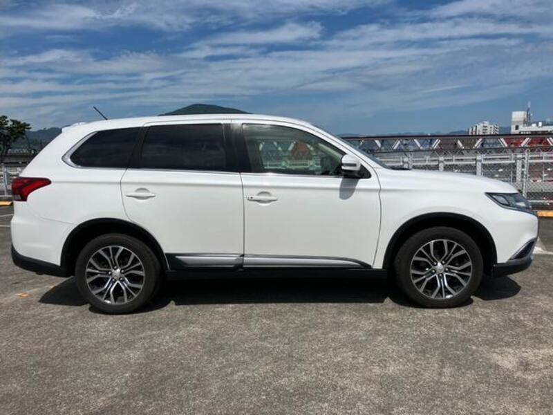 OUTLANDER