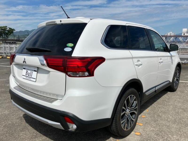 OUTLANDER