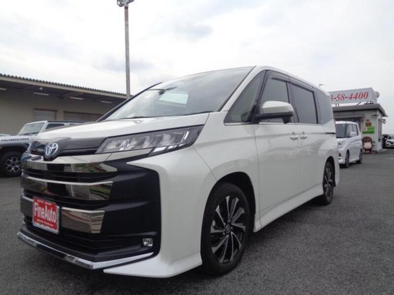 TOYOTA NOAH