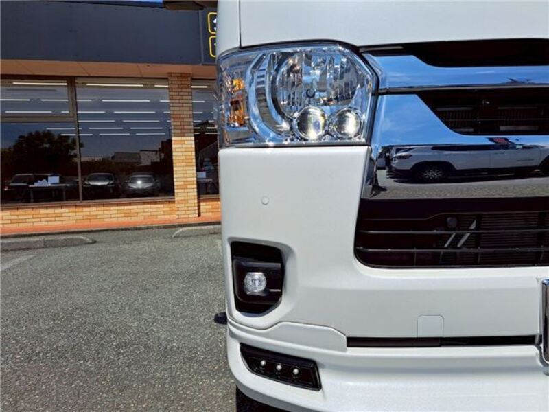 HIACE VAN
