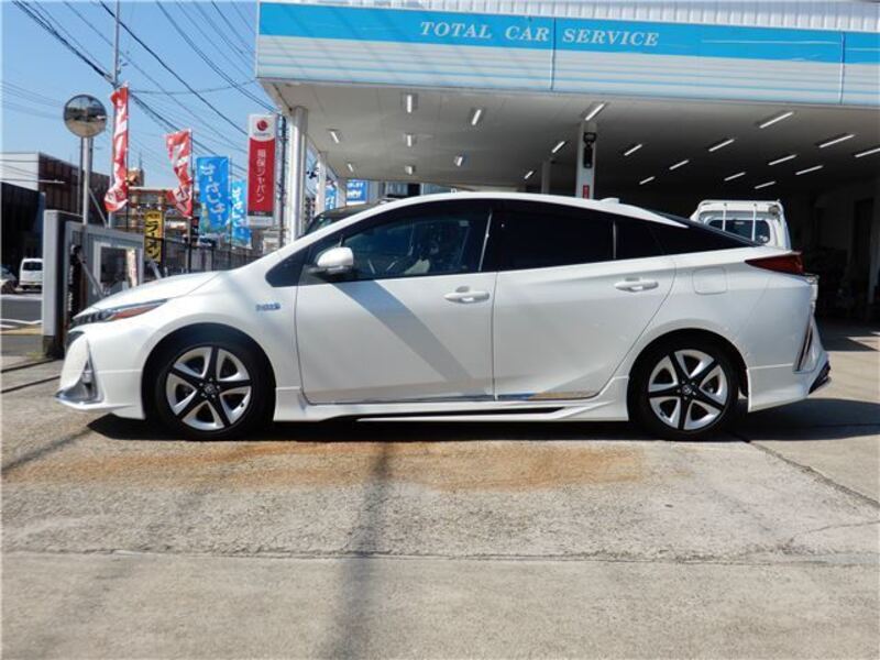 PRIUS PHV