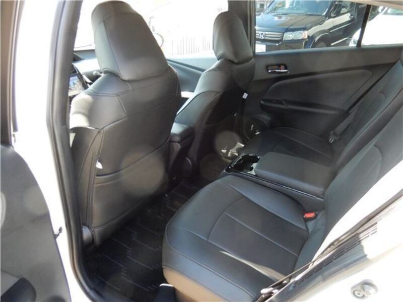 PRIUS PHV