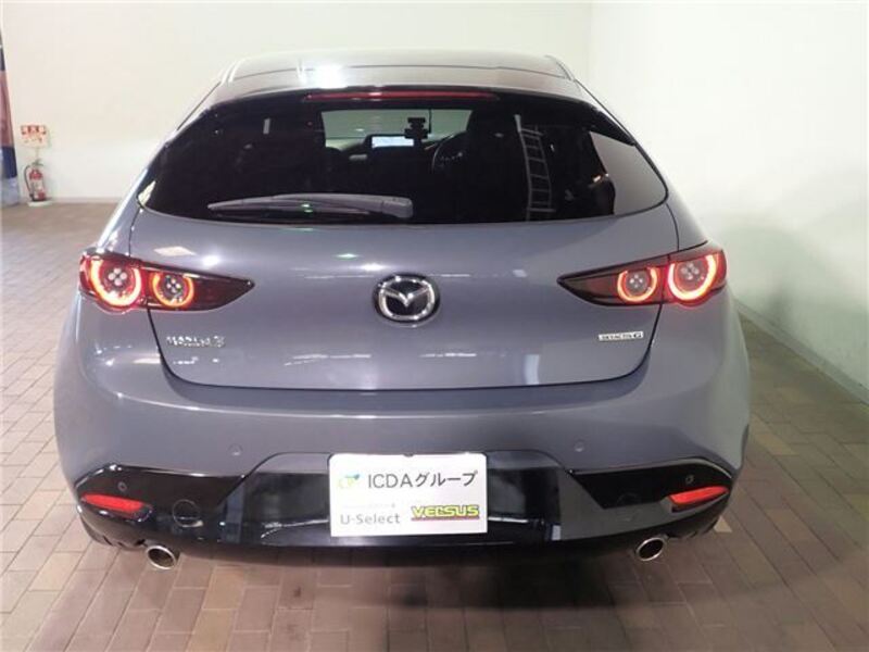 MAZDA3