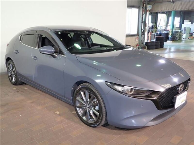 MAZDA3