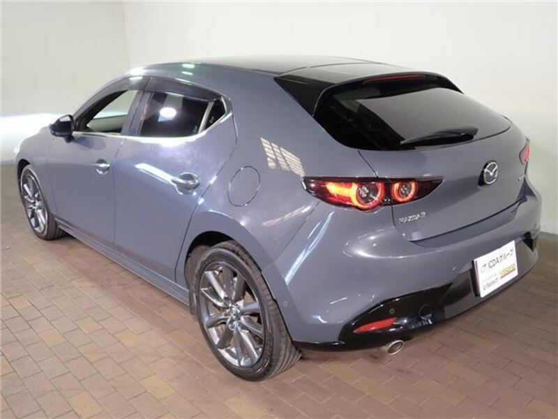 MAZDA3
