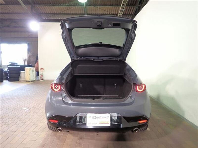 MAZDA3