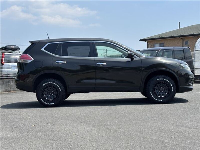 X-TRAIL