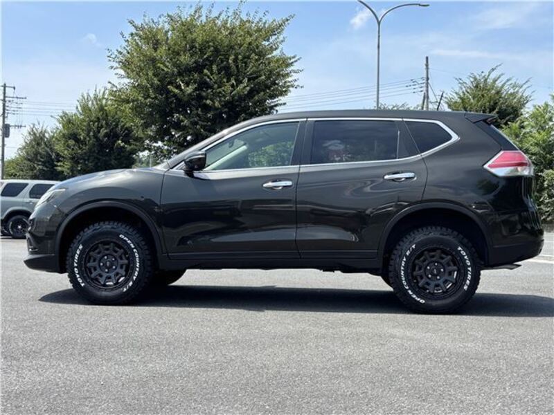 X-TRAIL