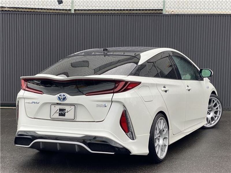 PRIUS PHV