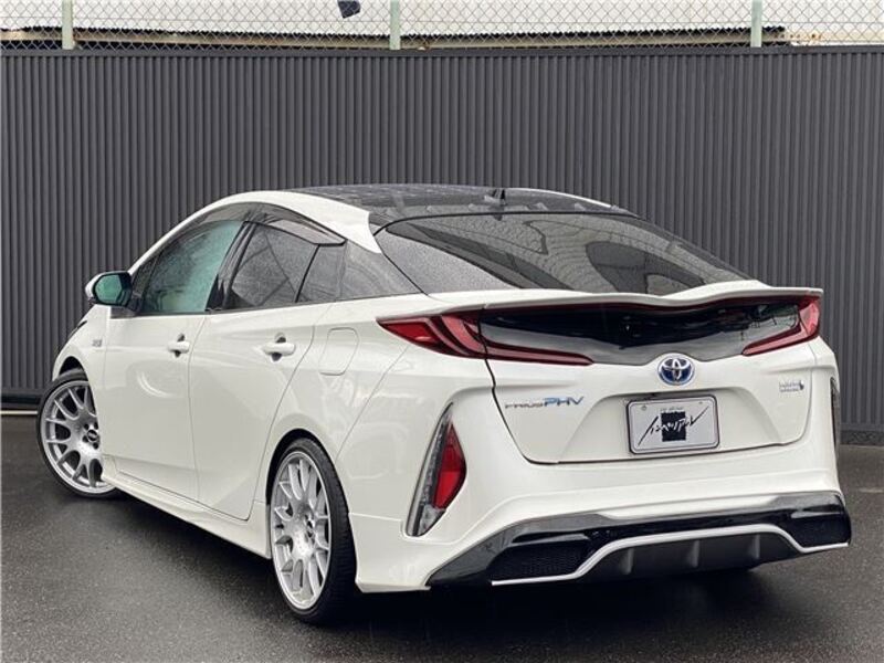 PRIUS PHV