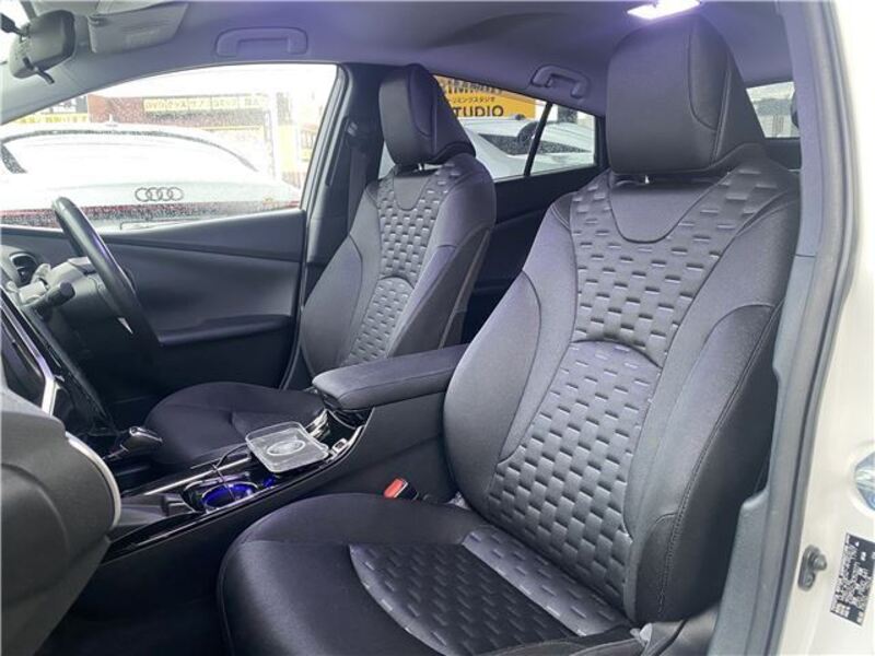PRIUS PHV