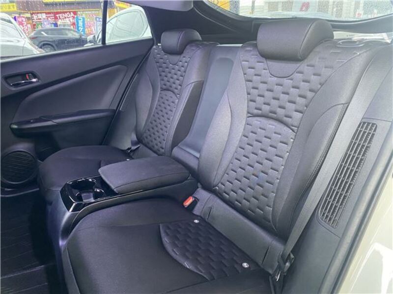 PRIUS PHV