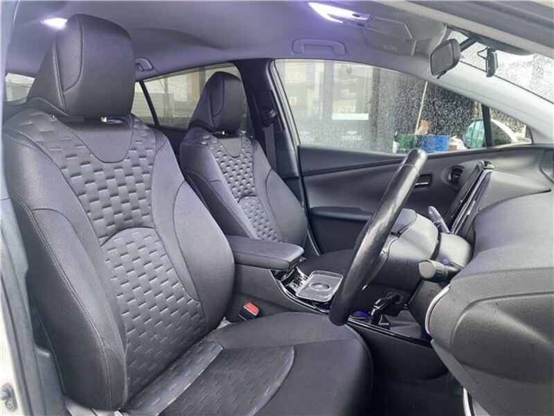 PRIUS PHV