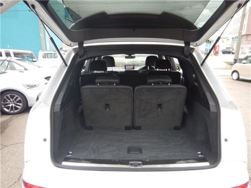 Q7