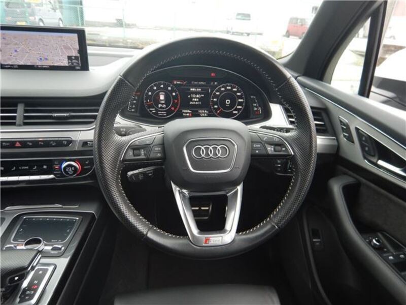 Q7