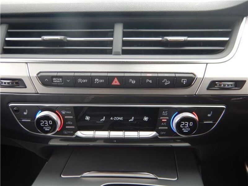 Q7