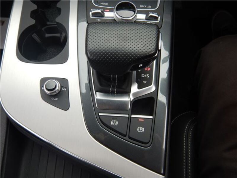 Q7