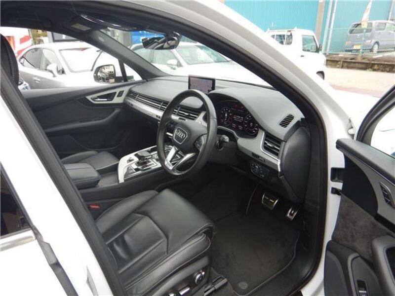 Q7