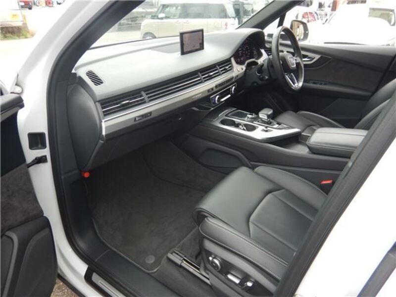 Q7