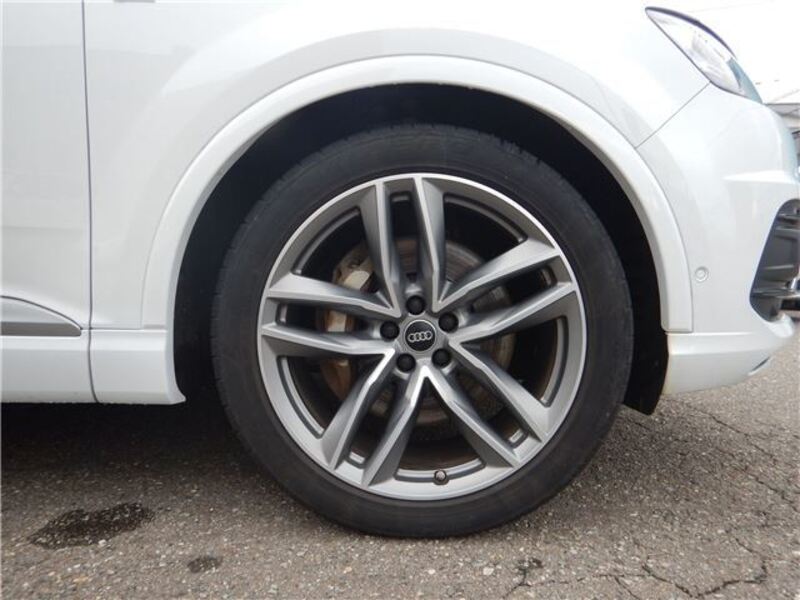 Q7
