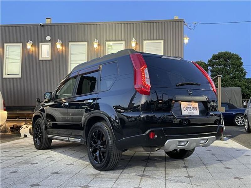 X-TRAIL