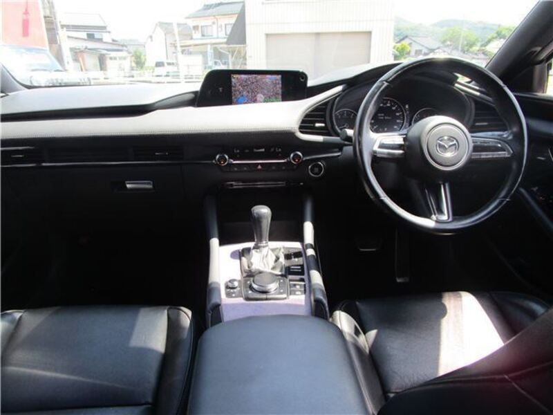 MAZDA3