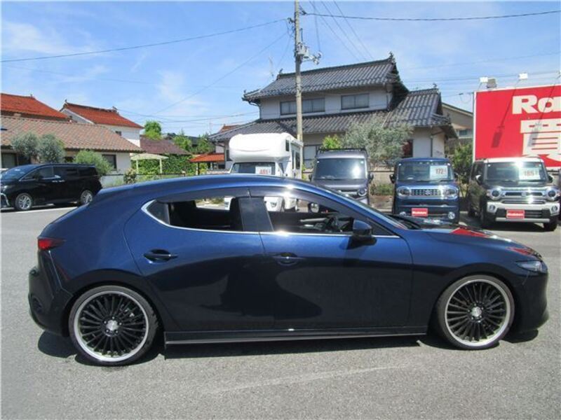 MAZDA3