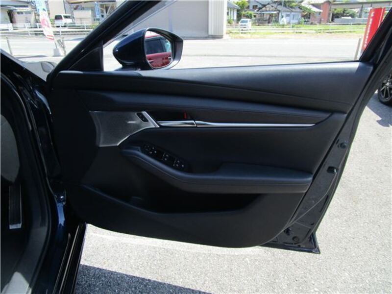 MAZDA3