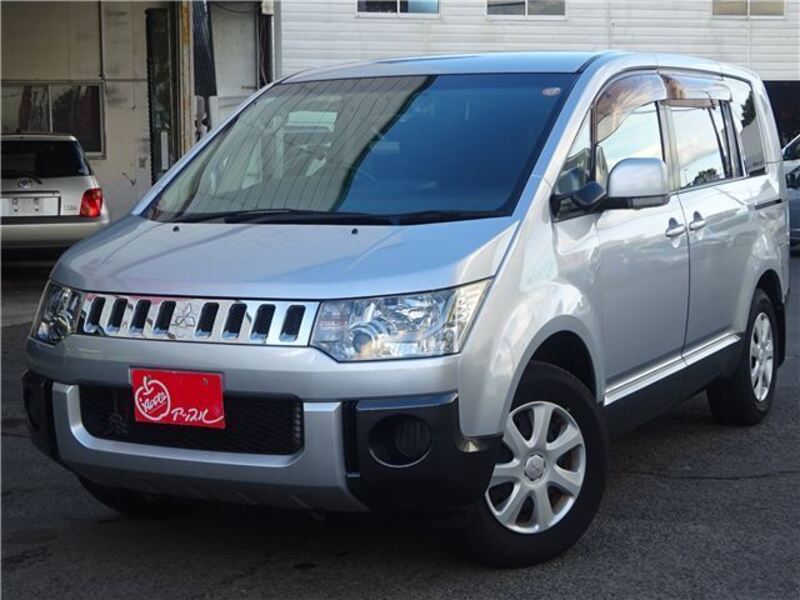 MITSUBISHI DELICA D5