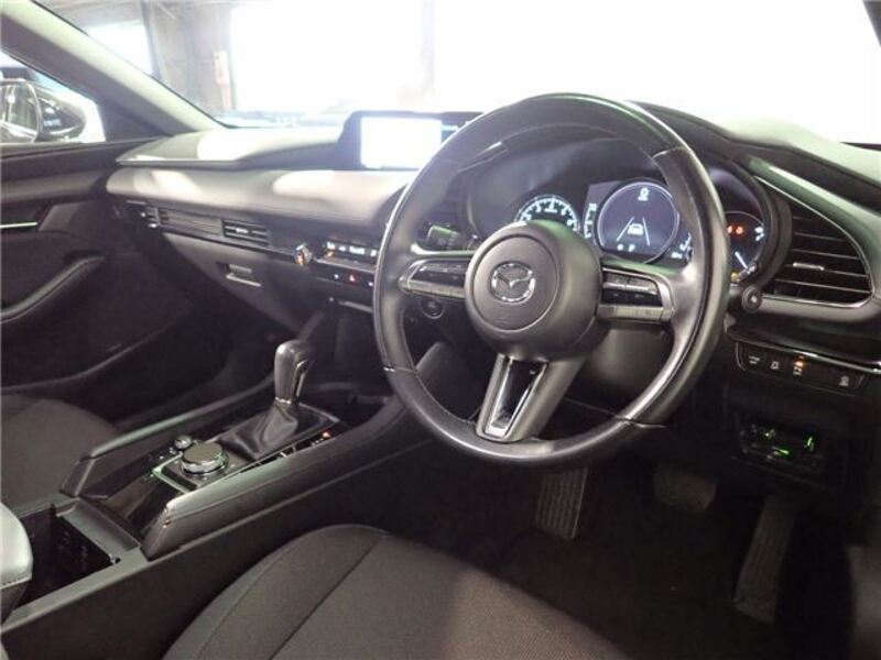 MAZDA3