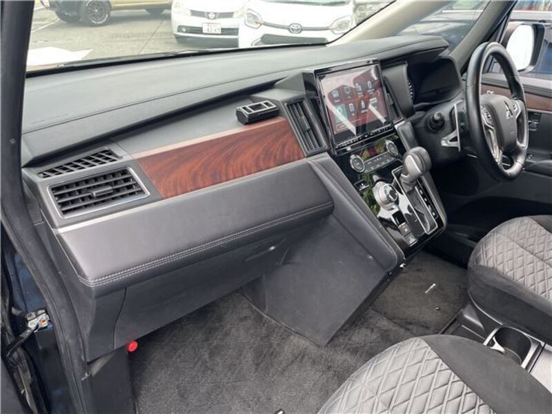 DELICA D5