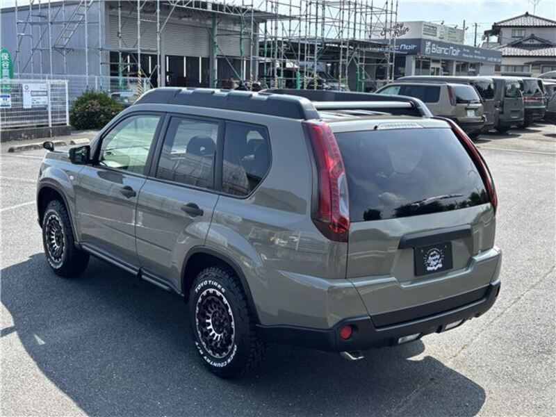 X-TRAIL