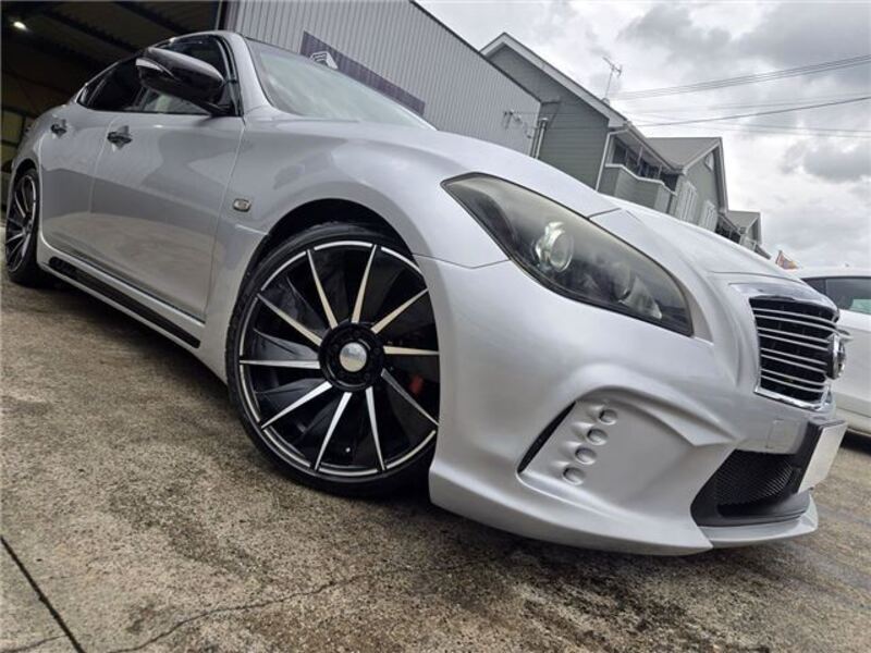 NISSAN FUGA