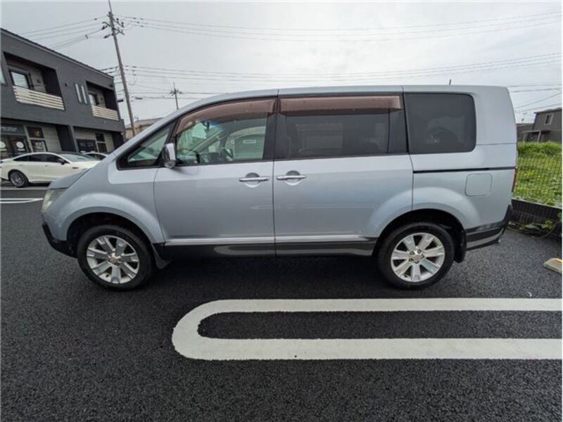 DELICA D5