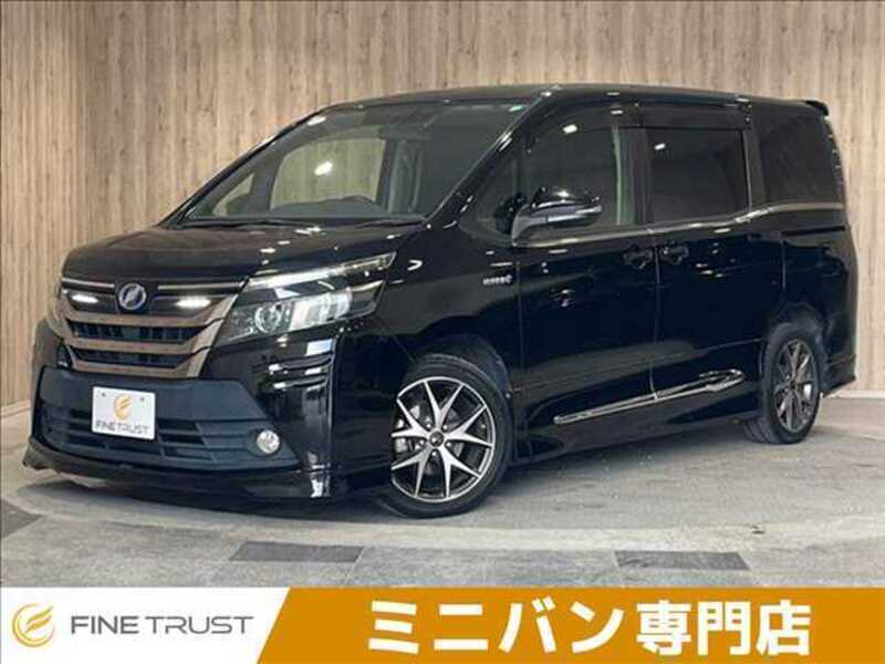 TOYOTA VOXY