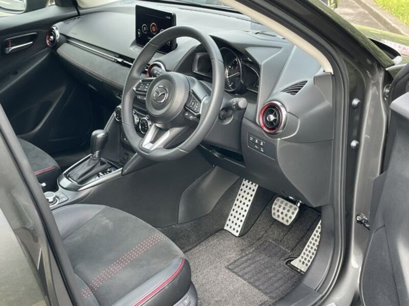 MAZDA2