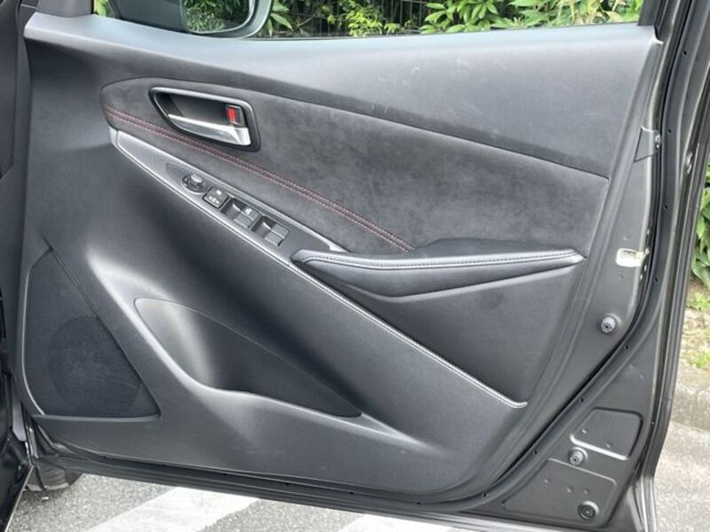 MAZDA2