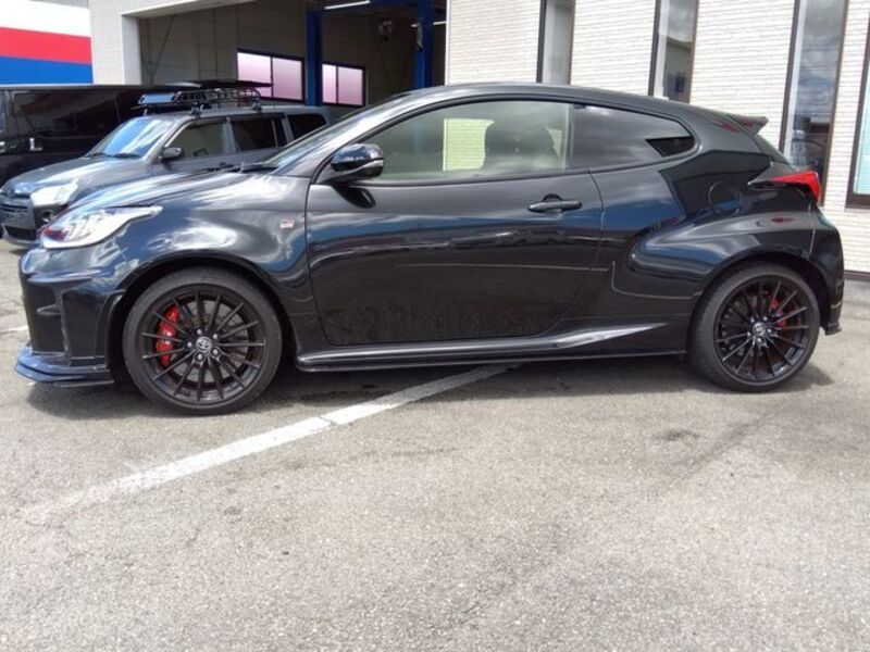 GR YARIS